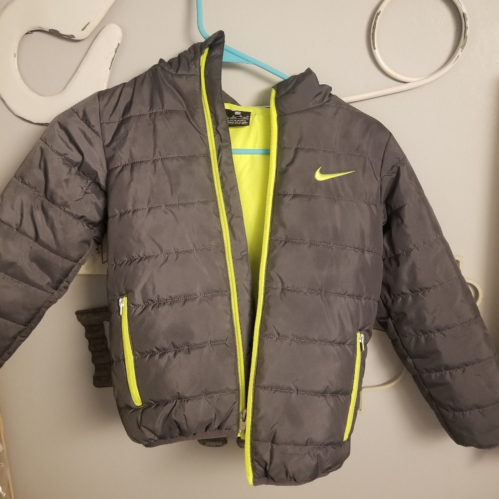 Nike Size 6 Dark Gray Puffer Winter Coat With Hood
